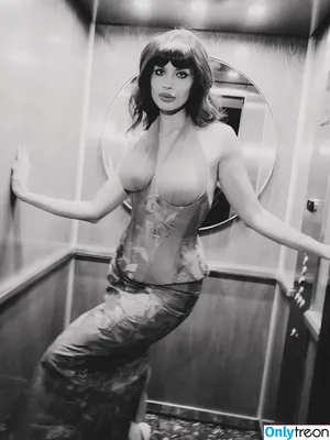 Jameela Jamil / jameelajamil nude photo #0206