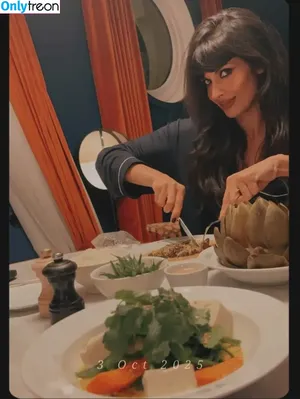 Jameela Jamil / jameelajamil nude photo #0218