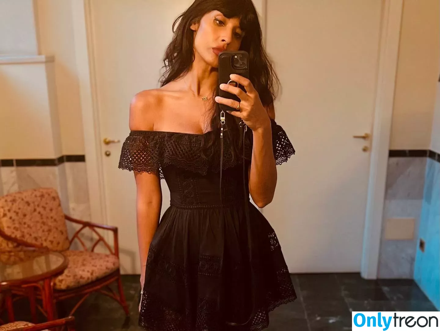 Jameela Jamil голая photo #0101 (jameelajamil)