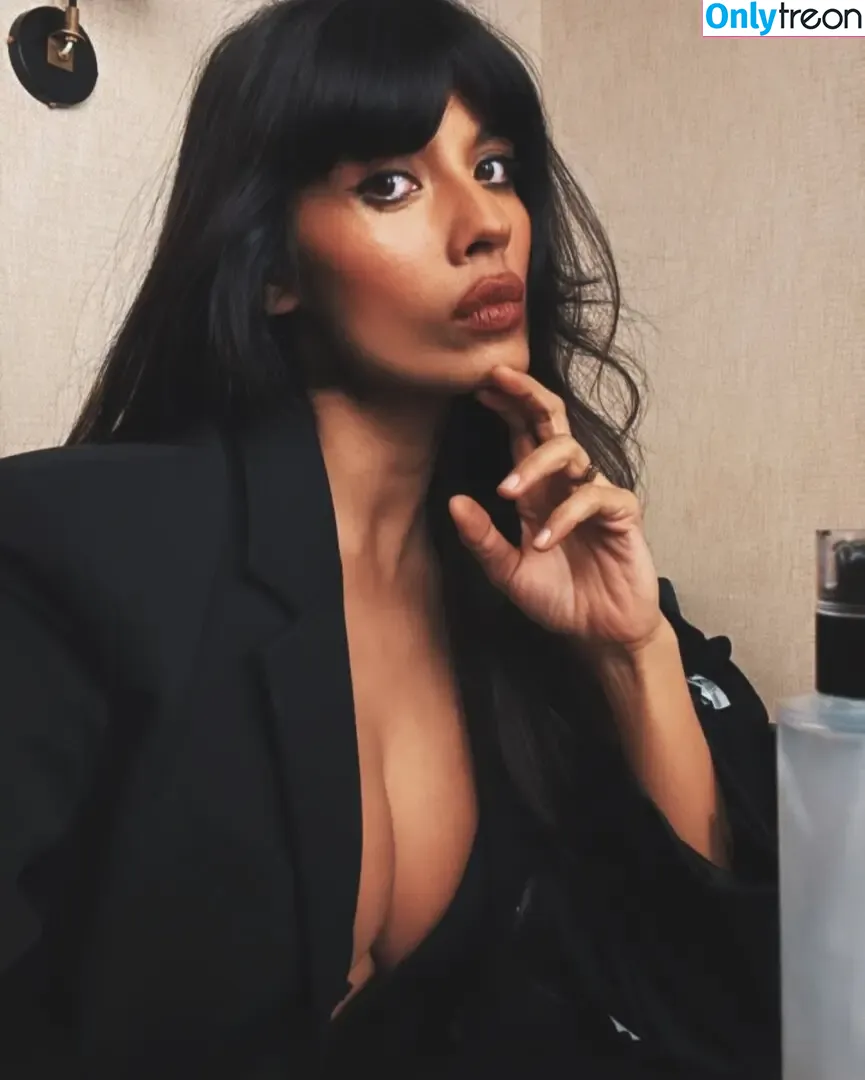 Jameela Jamil nude photo #0129 (jameelajamil)