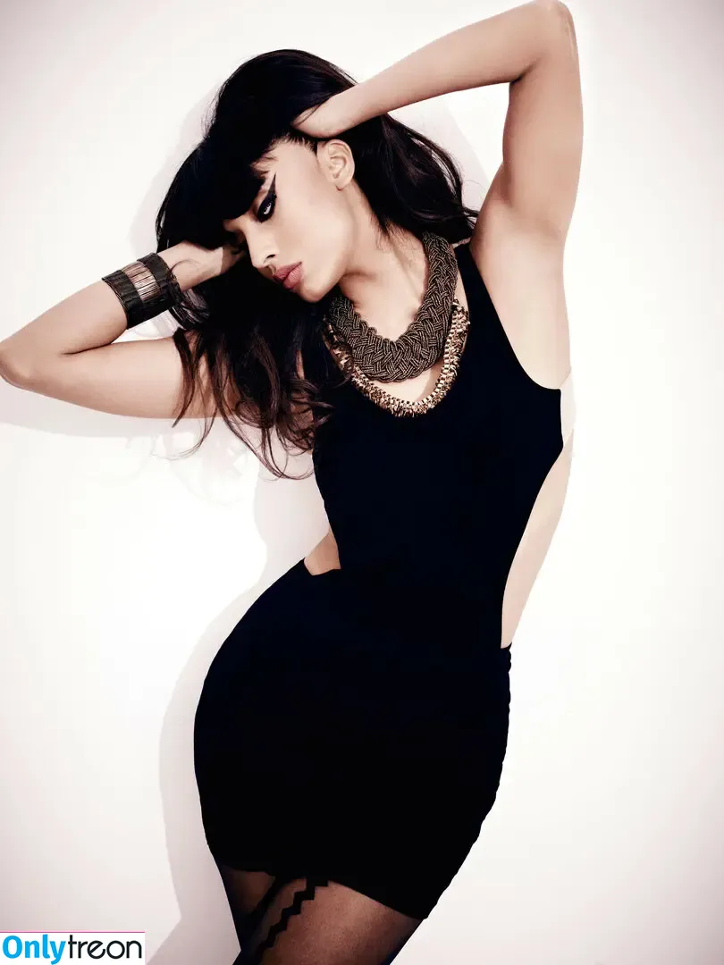 Jameela Jamil nude photo #0136 (jameelajamil)
