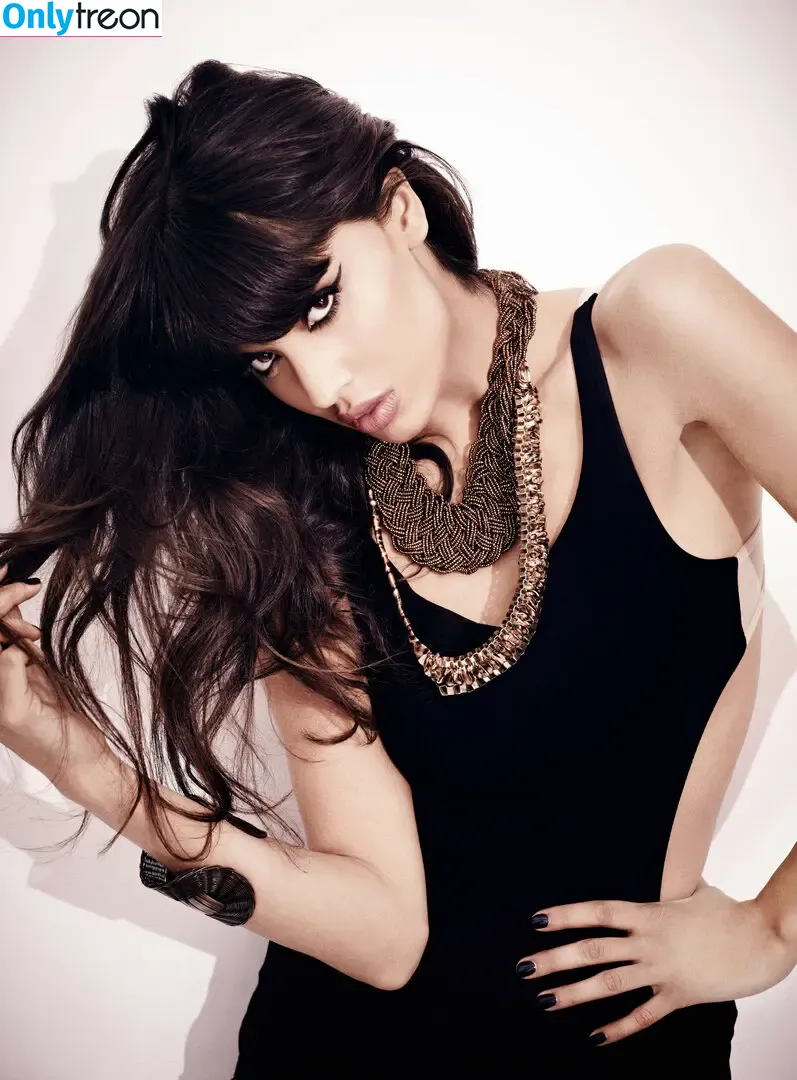 Jameela Jamil nude photo #0141 (jameelajamil)