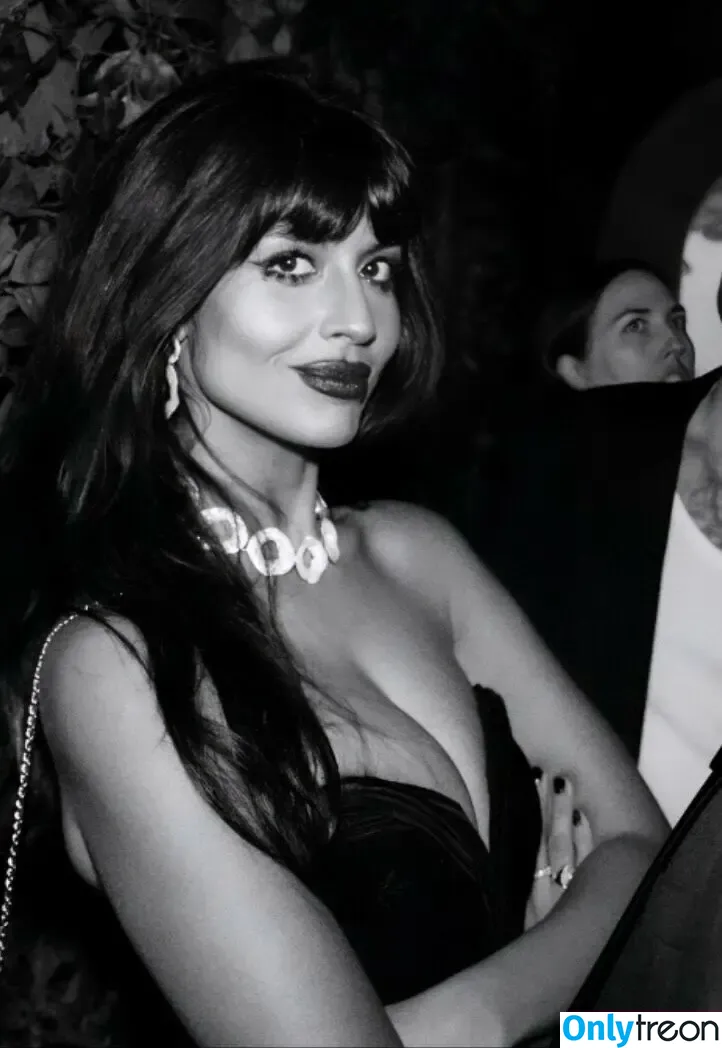 Jameela Jamil голая photo #0153 (jameelajamil)