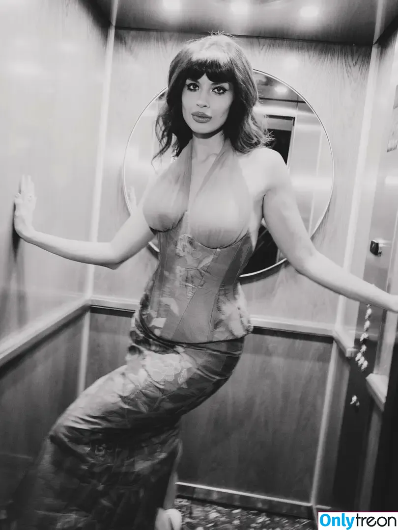 Jameela Jamil голая photo #0206 (jameelajamil)