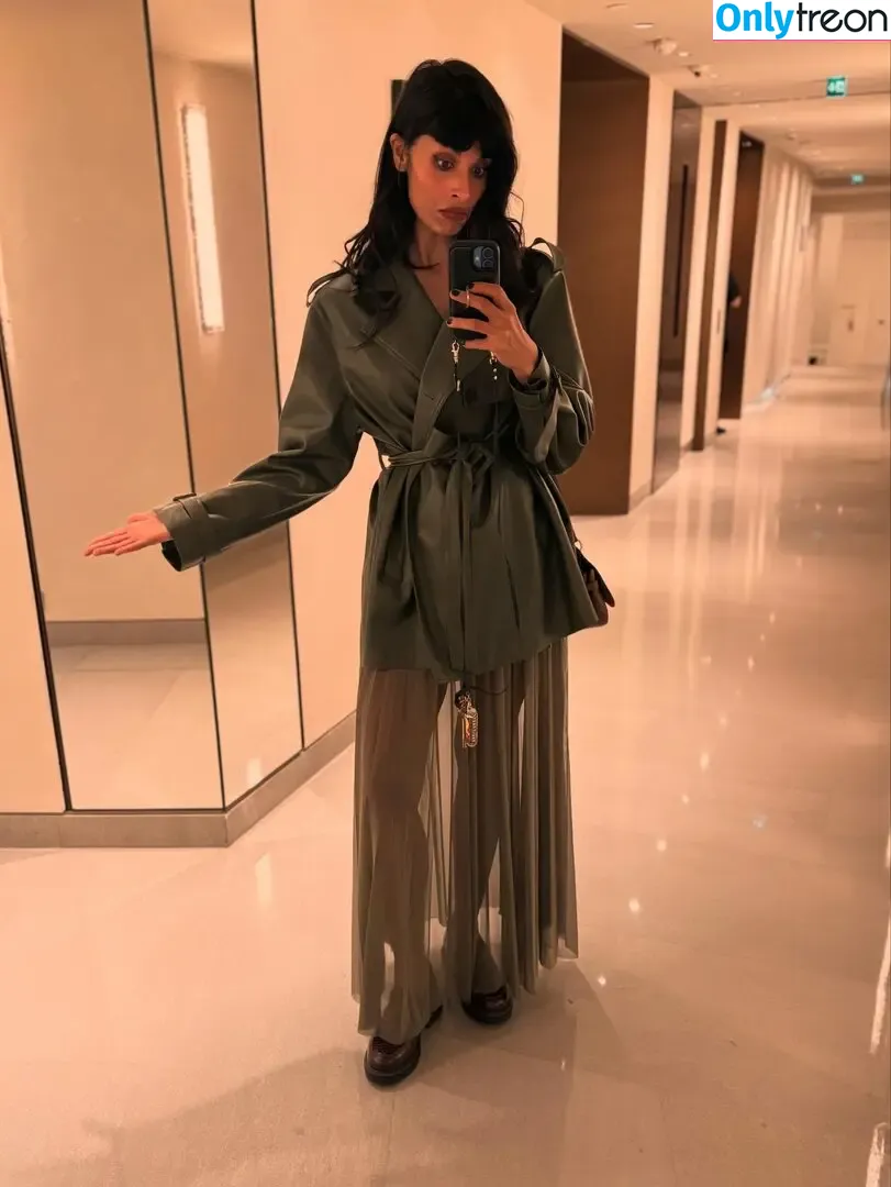 Jameela Jamil nude photo #0212 (jameelajamil)