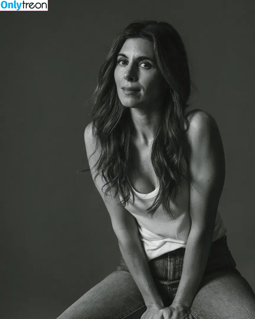 Jamie-Lynn Sigler nude photo #0005 (JamieLSigler / jamielynnsigler)
