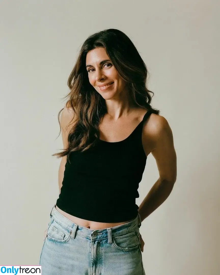 Jamie-Lynn Sigler nude photo #0006 (JamieLSigler / jamielynnsigler)