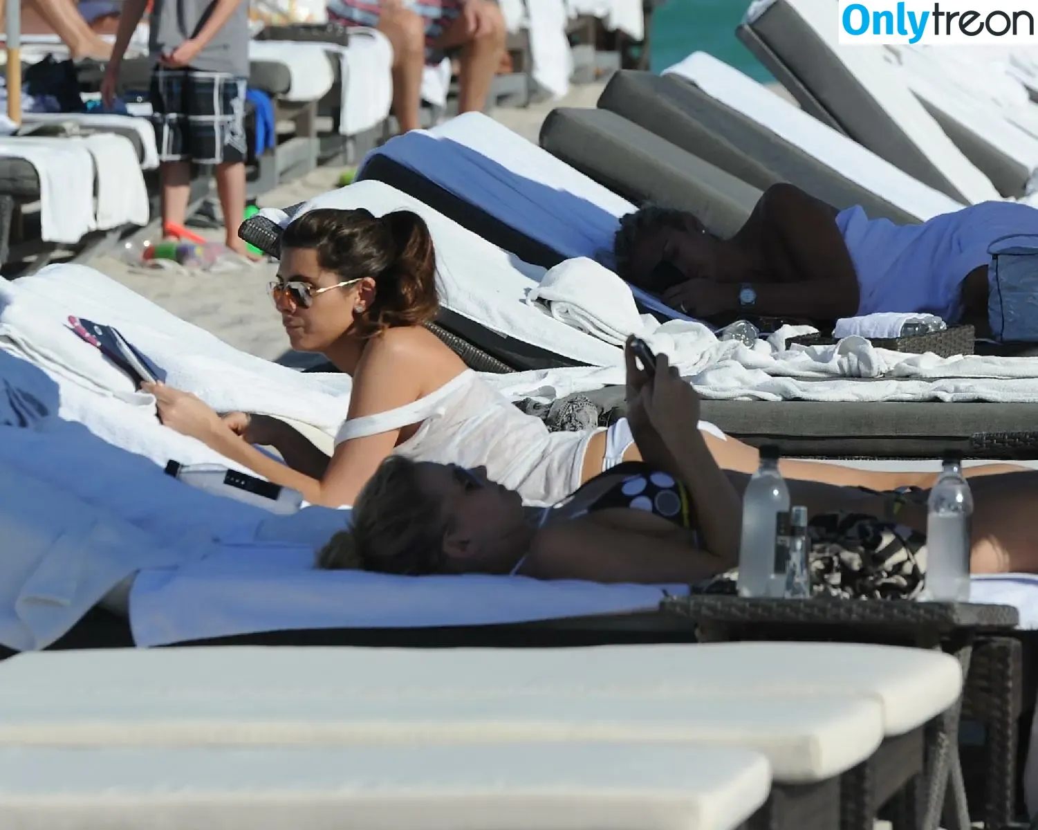 Jamie-Lynn Sigler nude photo #0013 (JamieLSigler / jamielynnsigler)