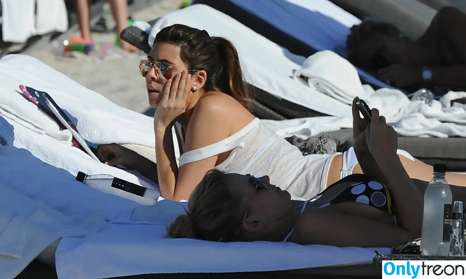 Jamie-Lynn Sigler nude photo #0063 (JamieLSigler / jamielynnsigler)