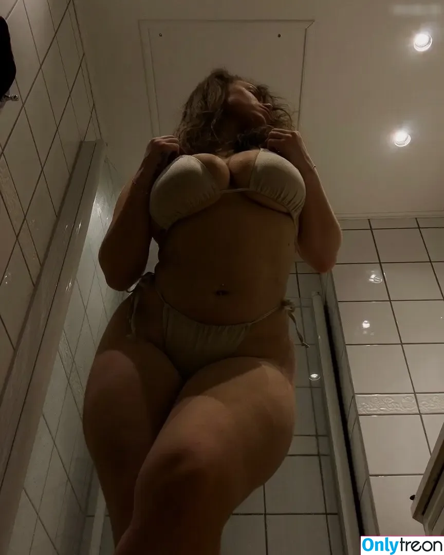 Janakristinah nude photo #0121 (Janakristinah)