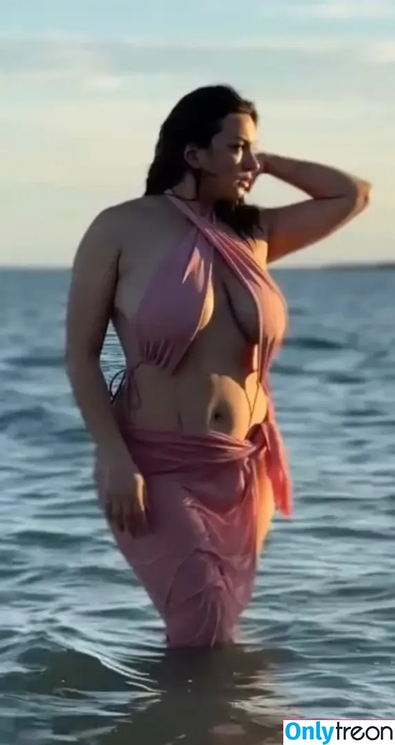 Jane Dipika Garrett nude photo #0008 (jadedipika_)