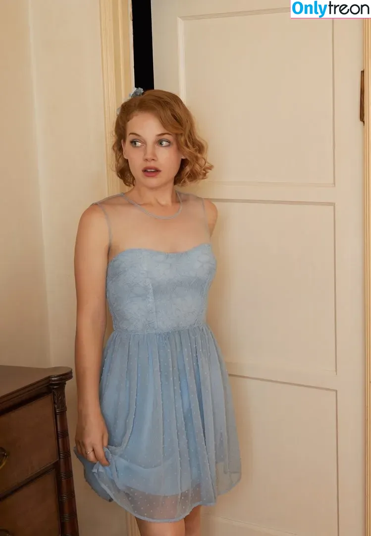 Jane Levy nude photo #0029 (janeclevy / jcolburnlevy / marialevyy)