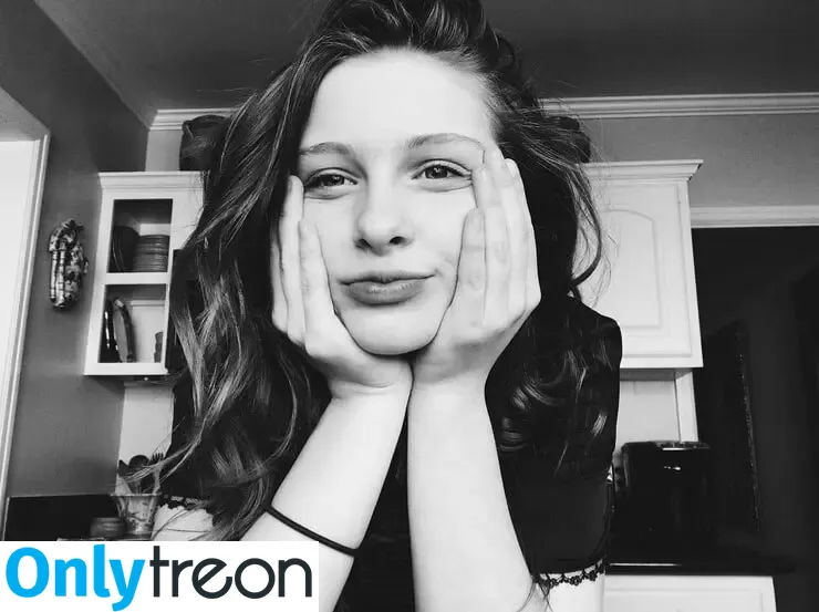 Jane Widdop голая photo #0002 (officialjanewiddop)