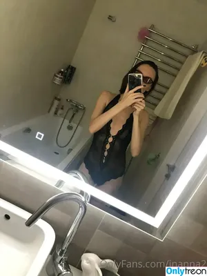  nude photo #0002