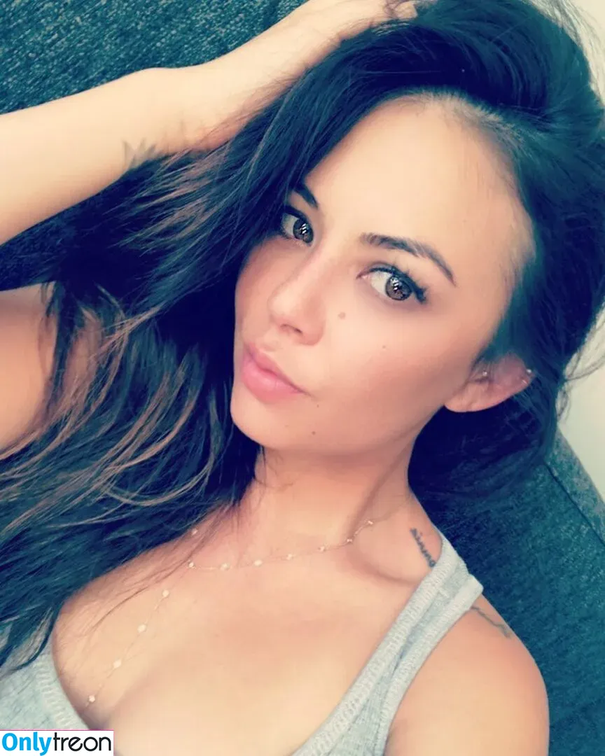 Janel Parrish голая photo #0080 (Janel Parrish)