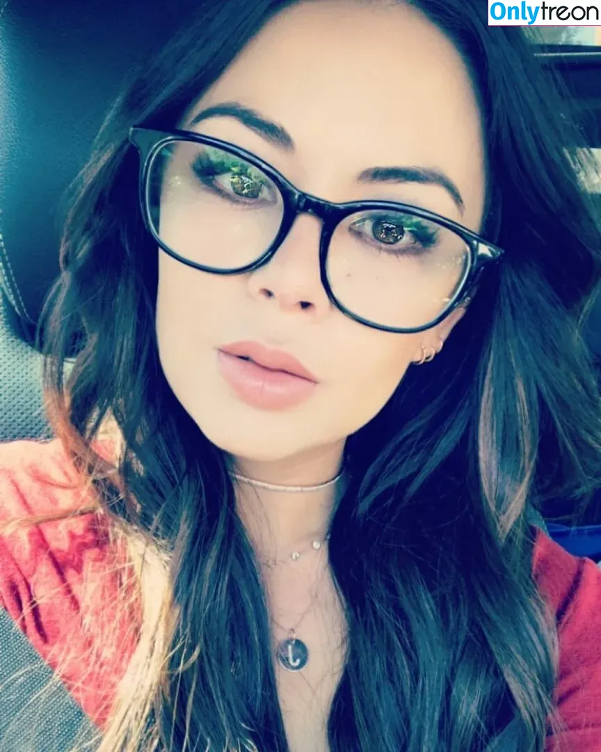 Janel Parrish голая photo #0081 (Janel Parrish)