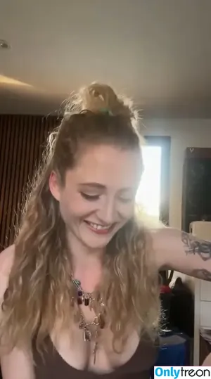 Janet Devlin / JanetJealousy / janetdevlinofficial nude photo #0258