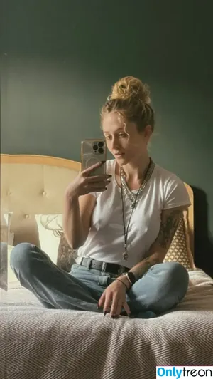 Janet Devlin / JanetJealousy / janetdevlinofficial nude photo #0292