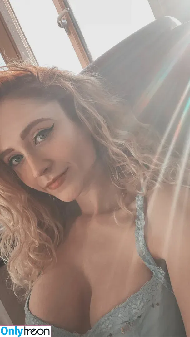 Janet Devlin nude photo #0037 (JanetJealousy / janetdevlinofficial)