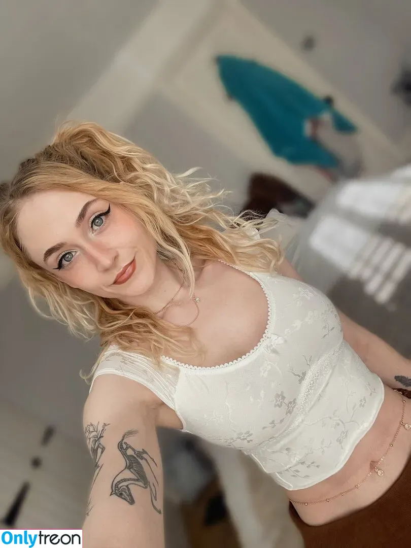 Janet Devlin nude photo #0052 (JanetJealousy / janetdevlinofficial)