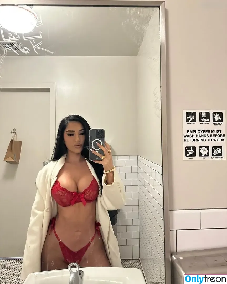Janet Guzman nude photo #0014 (janetguzman)