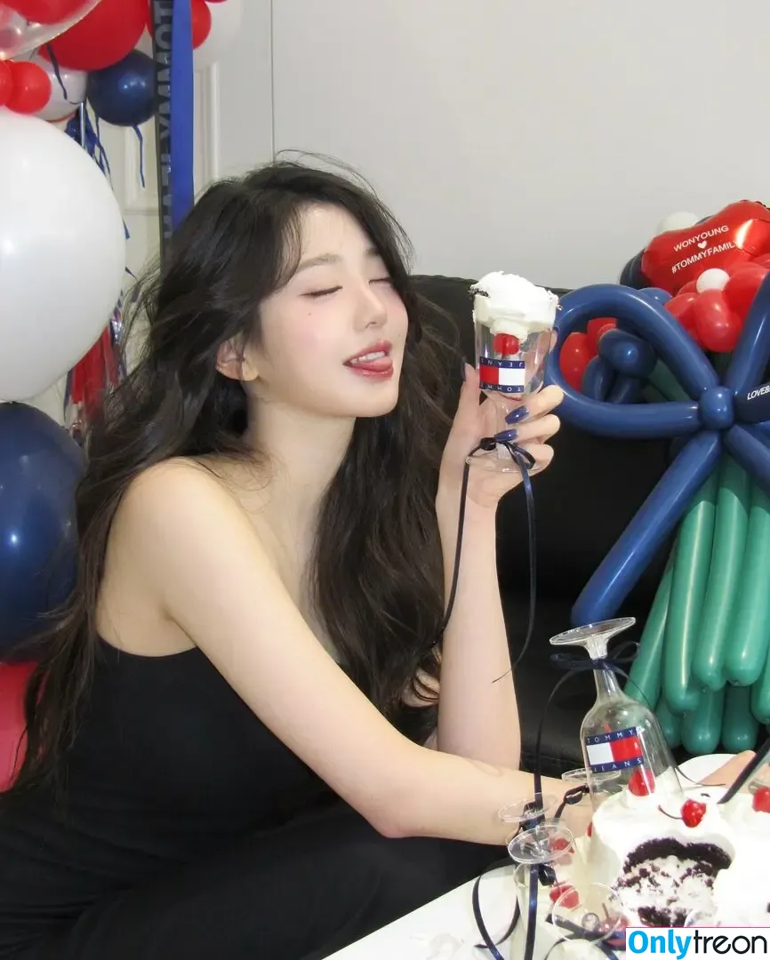 Jang Won-young nude photo #1634 (for_everyoung10 / 장원영 WONYOUNG)