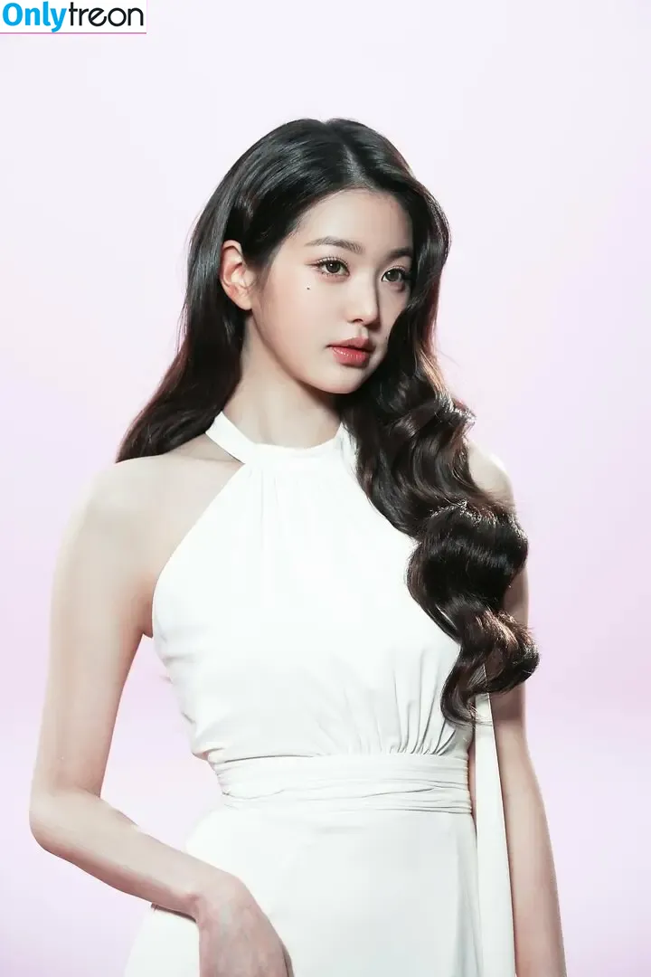 Jang Won-young nude photo #1641 (for_everyoung10 / 장원영 WONYOUNG)