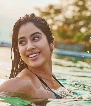 Janhvi Kapoor / janhvikapoor / janhvikapoorr nude photo #0017