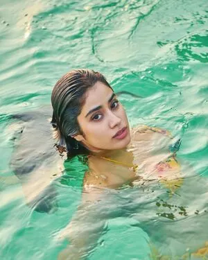 Janhvi Kapoor / janhvikapoor / janhvikapoorr nude photo #0020