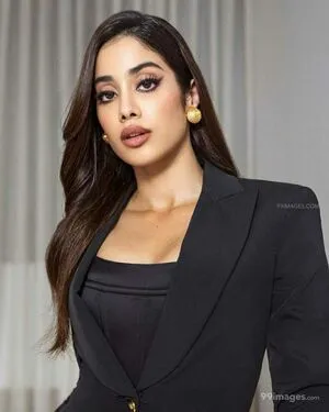 Janhvi Kapoor / janhvikapoor / janhvikapoorr nude photo #0059