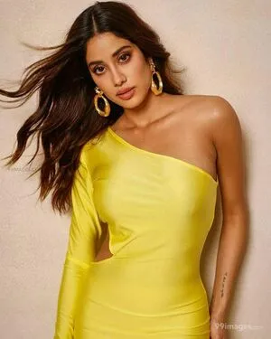 Janhvi Kapoor / janhvikapoor / janhvikapoorr nude photo #0079