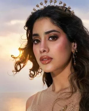 Janhvi Kapoor / janhvikapoor / janhvikapoorr фото голая #0169