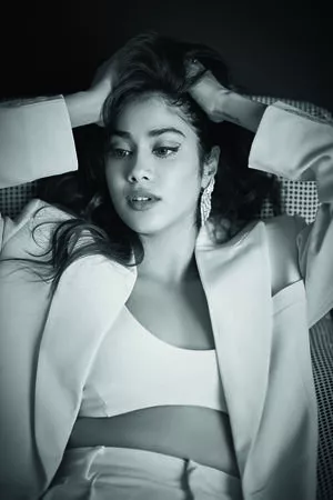 Janhvi Kapoor / janhvikapoor / janhvikapoorr фото голая #0176