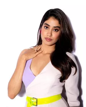 Janhvi Kapoor / janhvikapoor / janhvikapoorr фото голая #0185