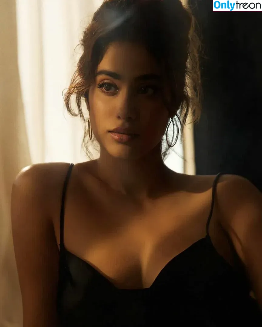 Janhvi Kapoor nude photo #0008 (janhvikapoor / janhvikapoorr)