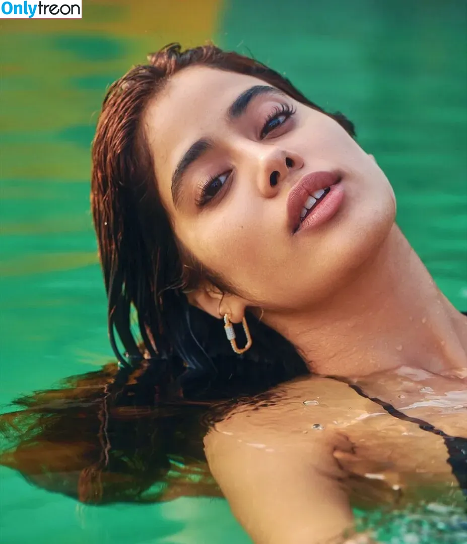 Janhvi Kapoor nude photo #0015 (janhvikapoor / janhvikapoorr)