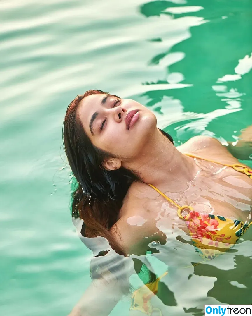 Janhvi Kapoor nude photo #0019 (janhvikapoor / janhvikapoorr)