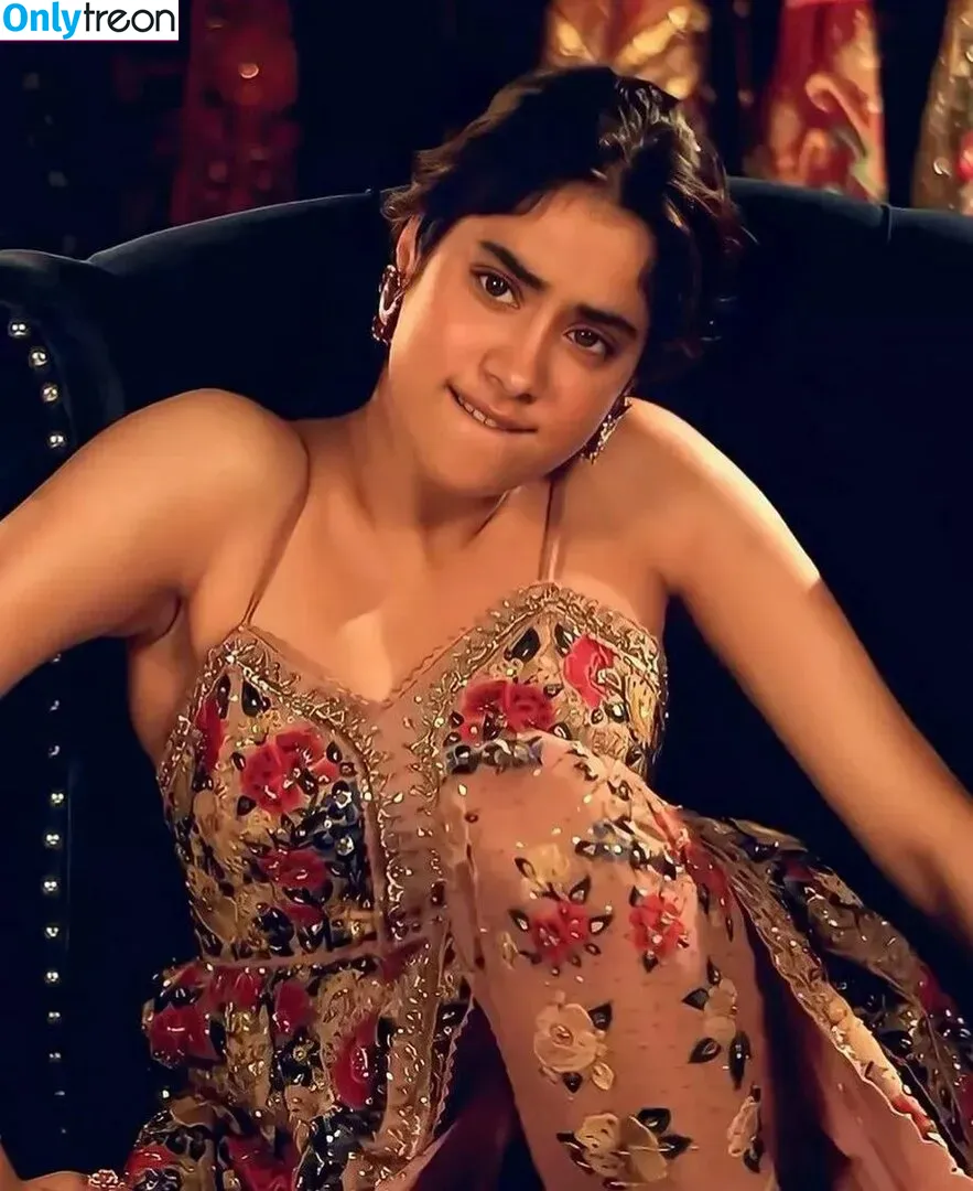 Janhvi Kapoor nude photo #0036 (janhvikapoor / janhvikapoorr)