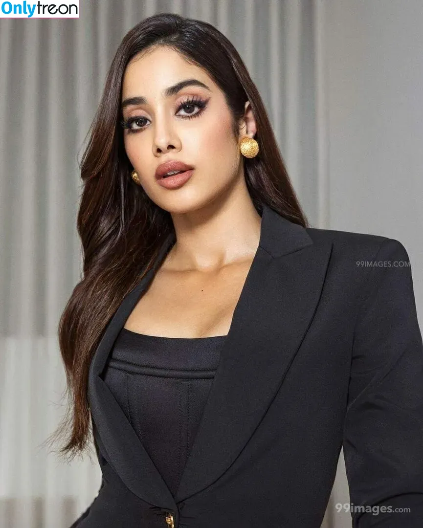 Janhvi Kapoor nude photo #0059 (janhvikapoor / janhvikapoorr)