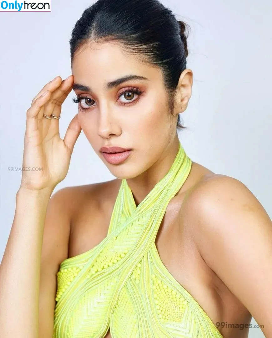 Janhvi Kapoor nude photo #0076 (janhvikapoor / janhvikapoorr)