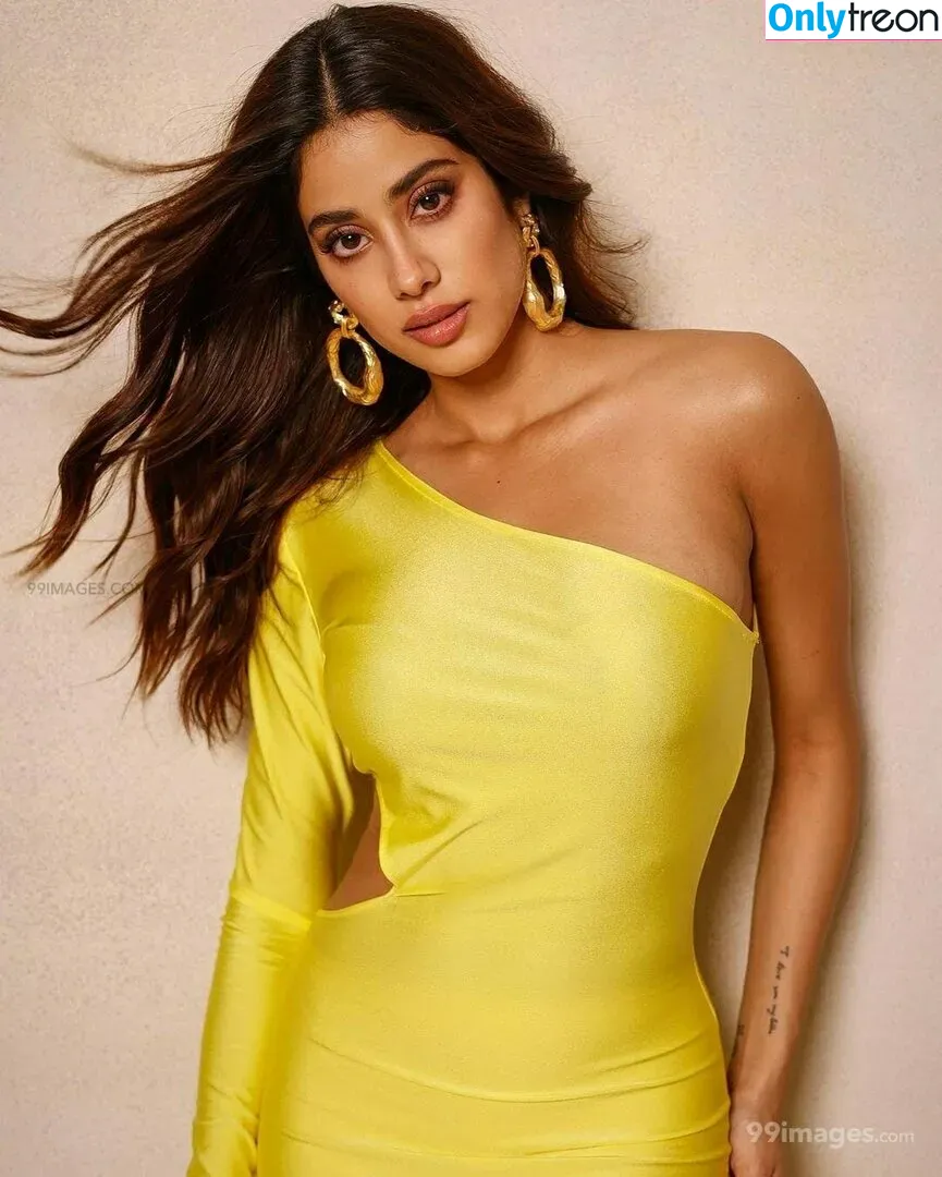 Janhvi Kapoor голая photo #0079 (janhvikapoor / janhvikapoorr)