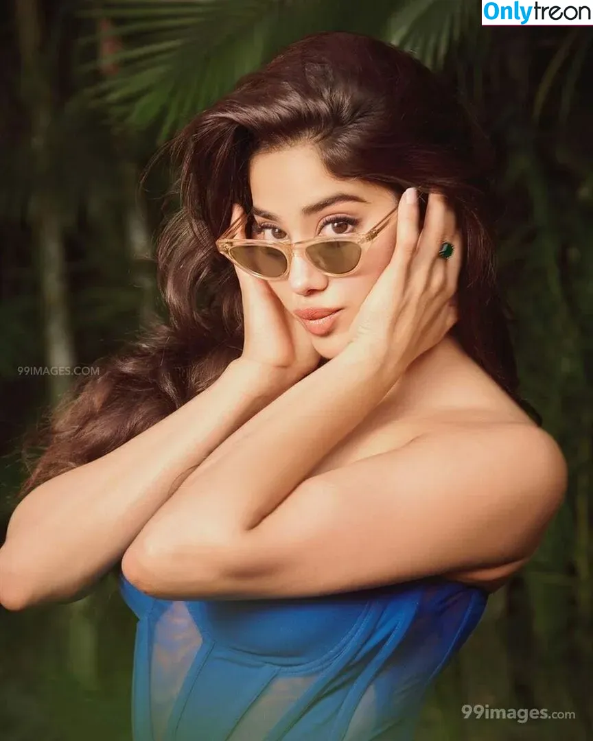 Janhvi Kapoor nude photo #0085 (janhvikapoor / janhvikapoorr)