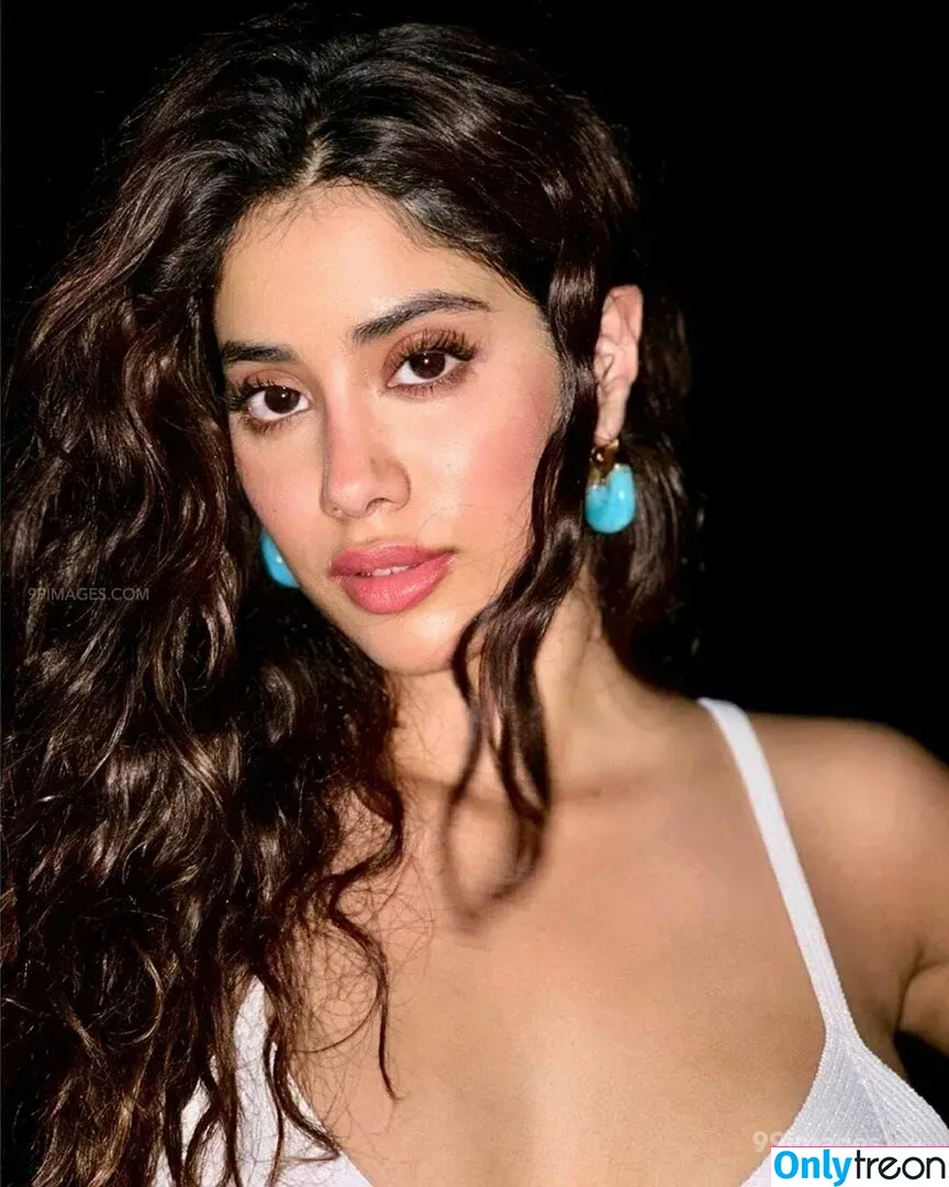 Janhvi Kapoor nude photo #0105 (janhvikapoor / janhvikapoorr)