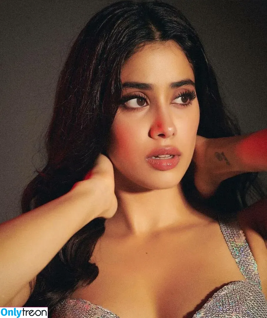 Janhvi Kapoor голая photo #0134 (janhvikapoor / janhvikapoorr)