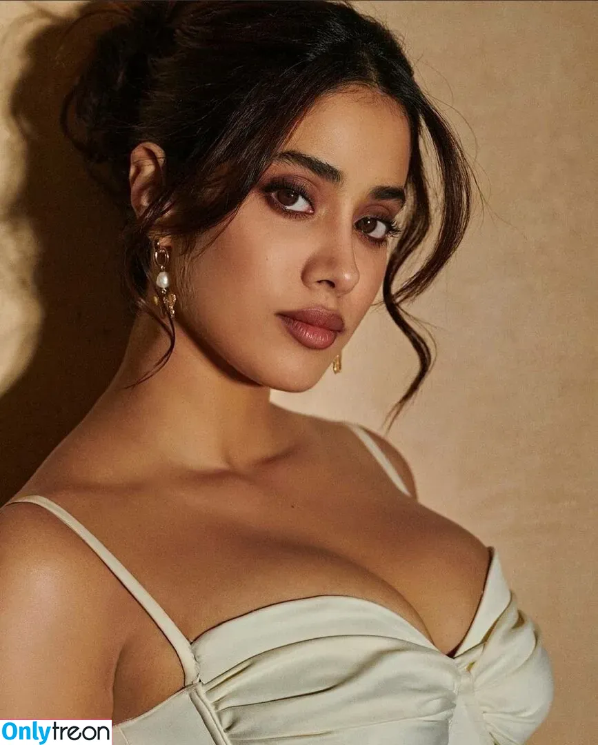 Janhvi Kapoor голая photo #0138 (janhvikapoor / janhvikapoorr)