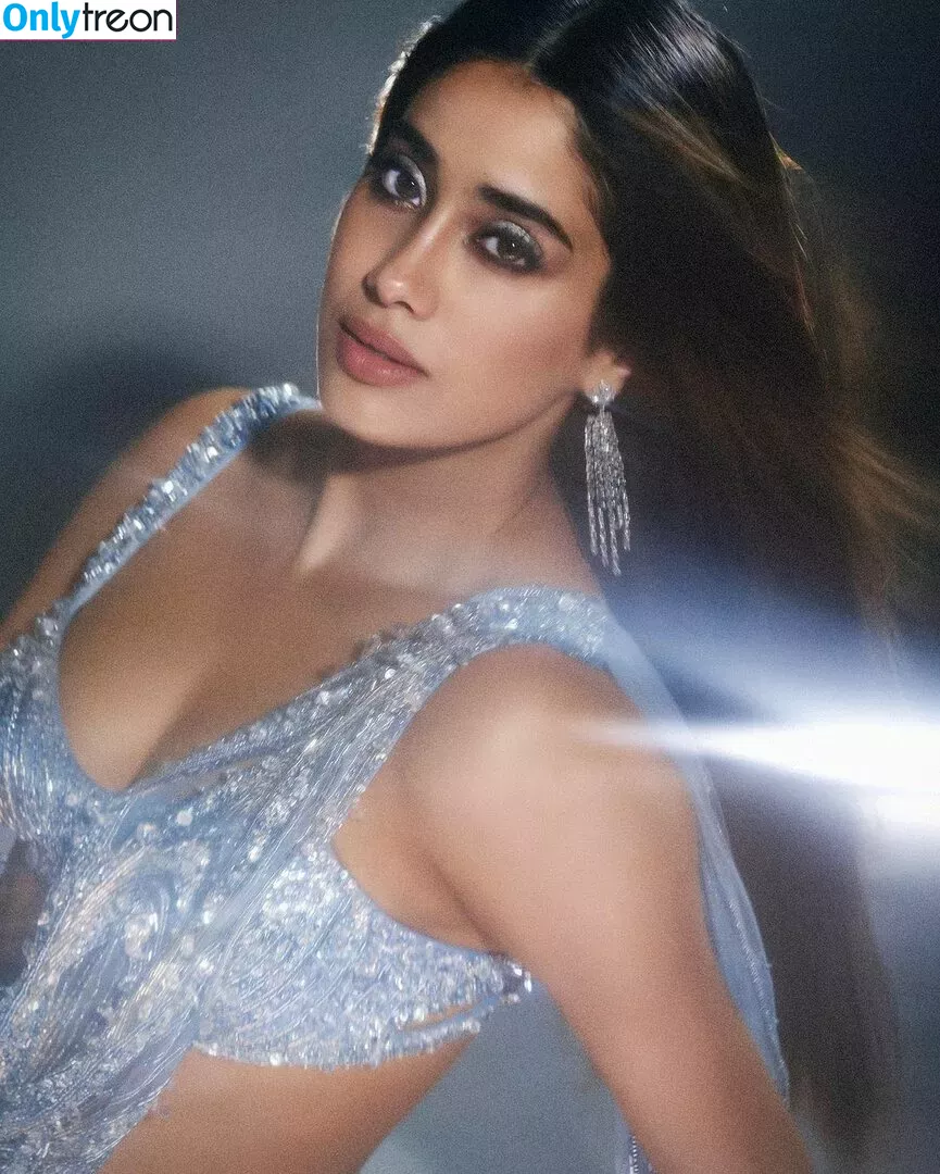 Janhvi Kapoor голая photo #0149 (janhvikapoor / janhvikapoorr)