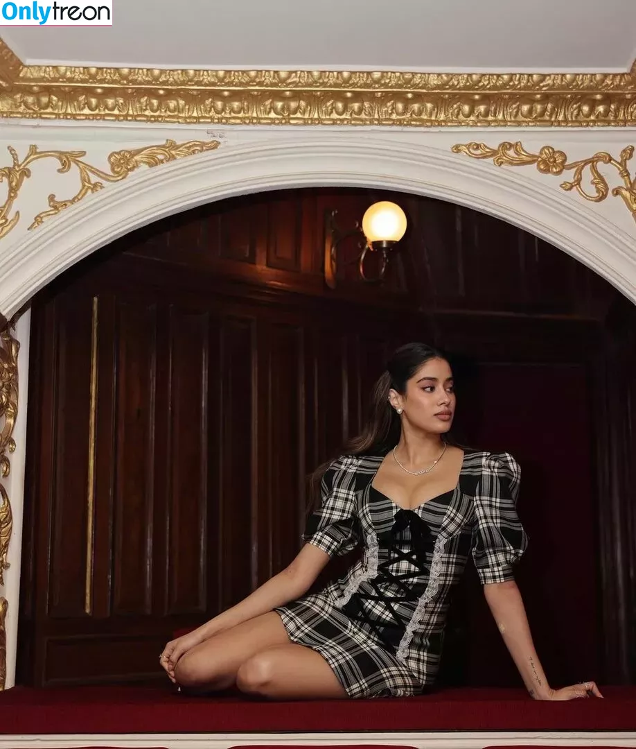 Janhvi Kapoor nude photo #0153 (janhvikapoor / janhvikapoorr)