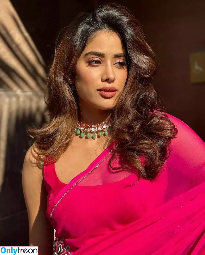 Janhvi Kapoor nude photo #0159 (janhvikapoor / janhvikapoorr)