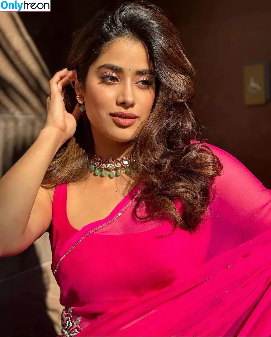 Janhvi Kapoor nude photo #0161 (janhvikapoor / janhvikapoorr)