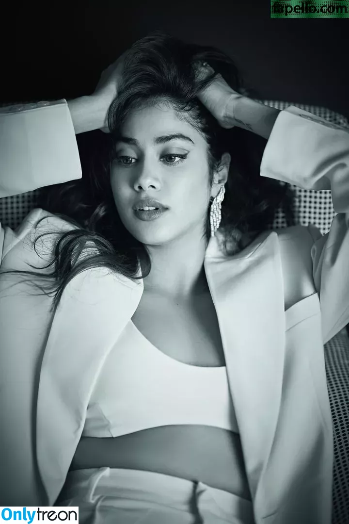 Janhvi Kapoor nude photo #0176 (janhvikapoor / janhvikapoorr)